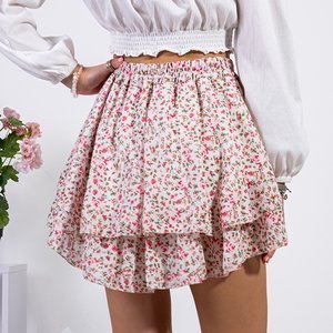 Белая короткая юбка в цветы