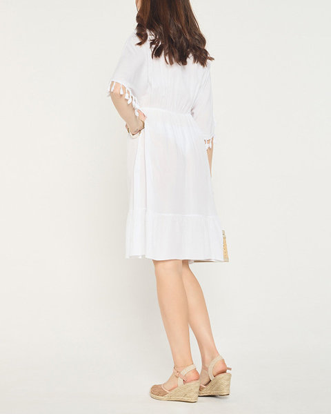 Белое короткое женское платье с воланами и бахромой - Одежда