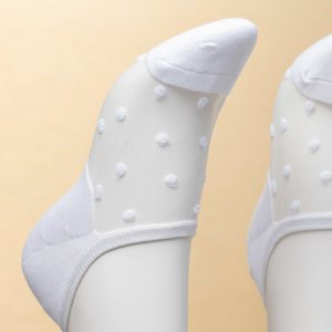 Белые женские носки в горошек
