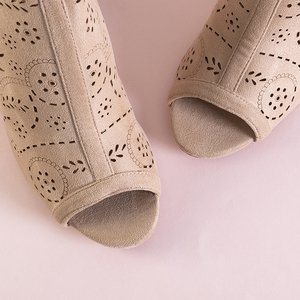 Бежевые женские ажурные босоножки на каблуке Jasmines