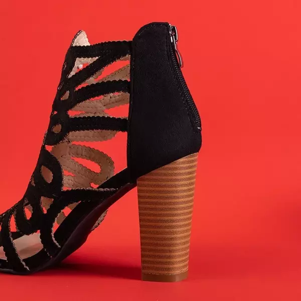 OUTLET Черные сандалии с вырезами на верхней стойке Xiss - Обувь