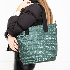 Темно-зеленая женская стеганная сумка с надписями