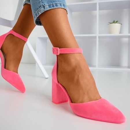 Неонові рожеві жіночі босоніжки на верхній пості Raviola - Взуття 1