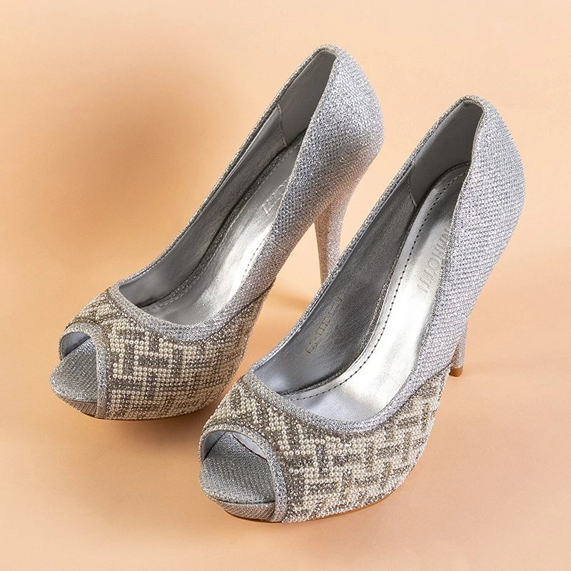 OUTLET Срібні блискучі насоси на каблуці Cecile - Взуття
