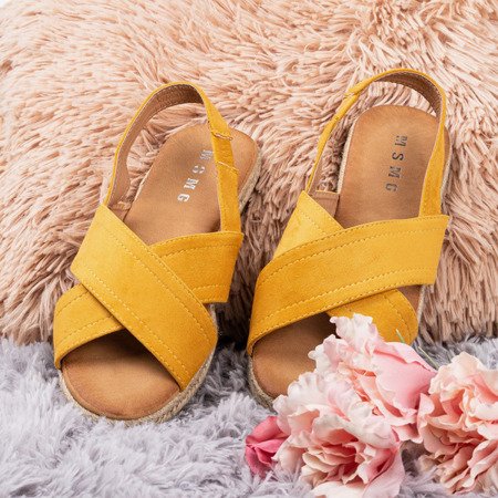Жовті жіночі босоніжки Cosilia - Взуття 1