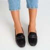 Чорні блискучі лофери Challa для жінок - Взуття