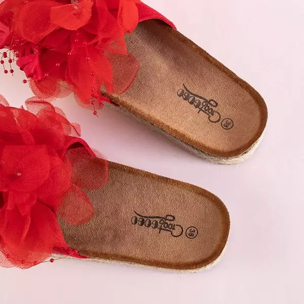 OUTLET Червоні жіночі тапочки на платформі Izylda - Взуття