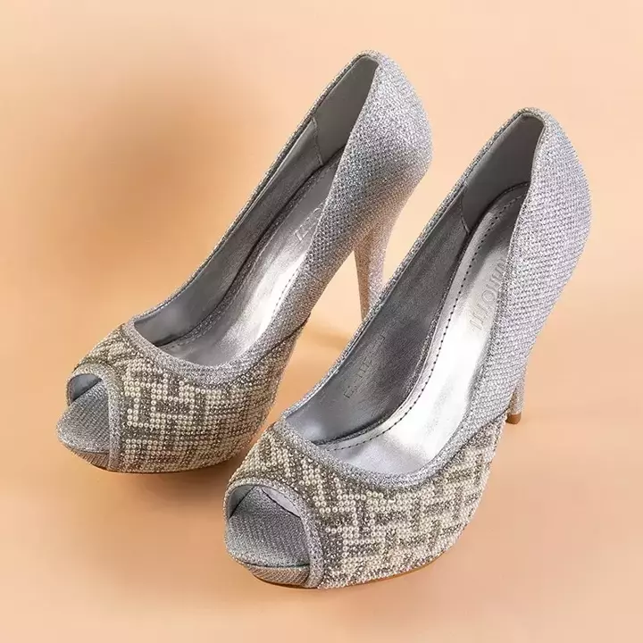 OUTLET Срібні блискучі туфлі на підборах Cecile - Взуття