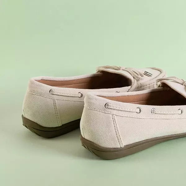 OUTLET Жіночі еко-замшеві лофери з бантом у кремовому кольорі Інда - Взуття