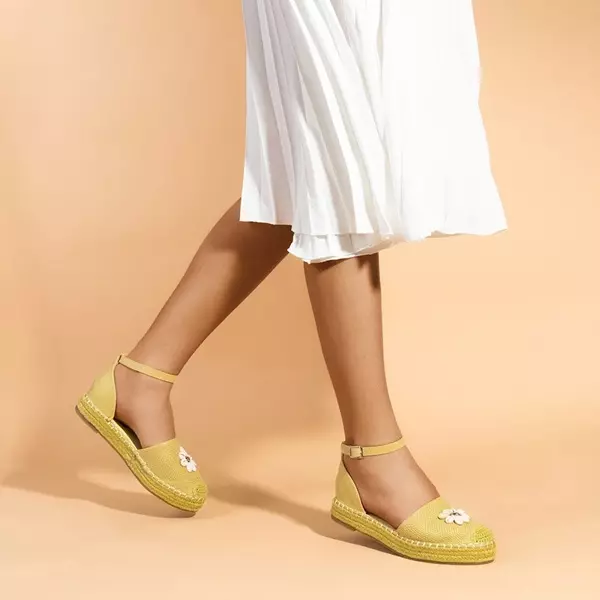 OUTLET Жовті жіночі босоніжки а'ла еспадрільї на платформі Maybel - Взуття